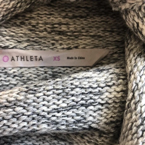 Athleta Traverse City merino wool cowl neck sweater in a marled gray color - Picture 9 of 12